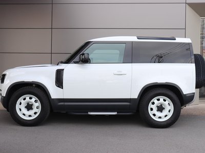 LAND ROVER DEFENDER - 4