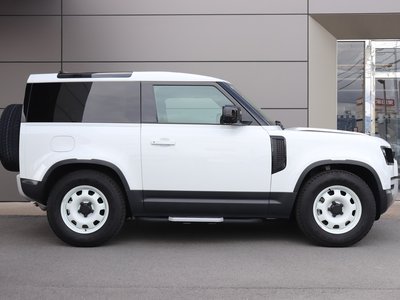 LAND ROVER DEFENDER - 8