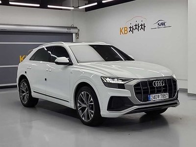 AUDI Q8 - 3