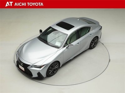 LEXUS IS - 10
