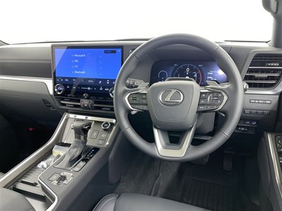 2025 Lexus GX photo 8