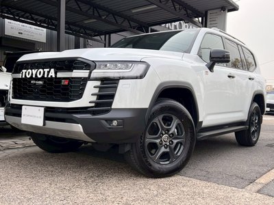 TOYOTA LAND CRUISER 300 - 6