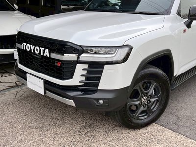 TOYOTA LAND CRUISER 300 - 5