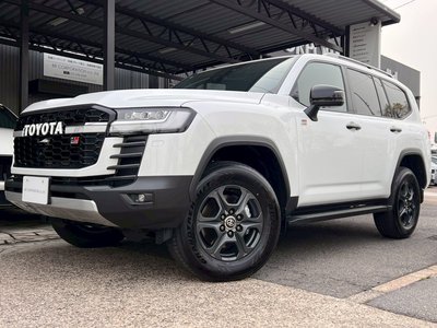 TOYOTA LAND CRUISER 300 - 1