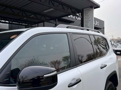 TOYOTA LAND CRUISER 300 - 7