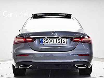 MERCEDES-BENZ E-CLASS - 3
