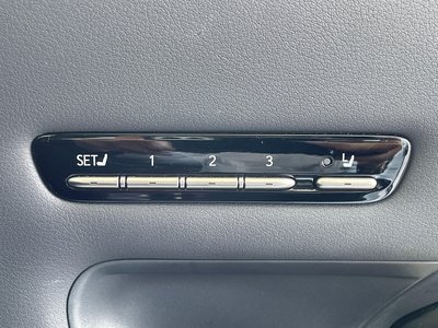 صورة مصغرة 13 لـ 2021 Lexus LS