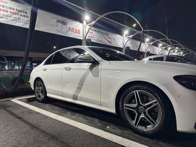 MERCEDES-BENZ E-CLASS - 3