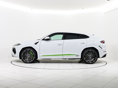 LAMBORGHINI URUS - 5