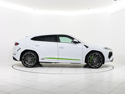 LAMBORGHINI URUS - 4