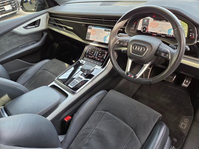AUDI Q8 - 5