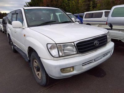 TOYOTA LAND CRUISER 100 - 4