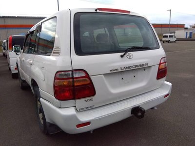 TOYOTA LAND CRUISER 100 - 2