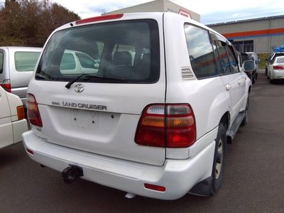 TOYOTA LAND CRUISER 100 - 5