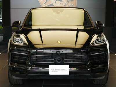 2023 Porsche CAYENNE photo 2