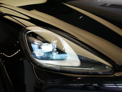 2023 Porsche CAYENNE — миниатюра 16