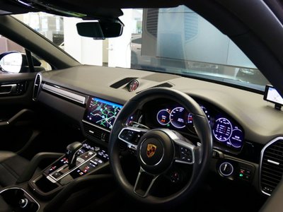 2023 Porsche CAYENNE photo 6