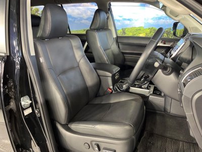 TOYOTA LAND CRUISER PRADO - 8