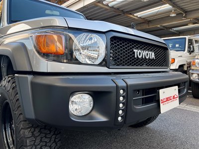 TOYOTA LAND CRUISER 70 - 10