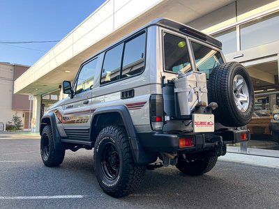 TOYOTA LAND CRUISER 70 - 5