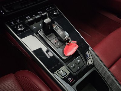 PORSCHE 911 - 9