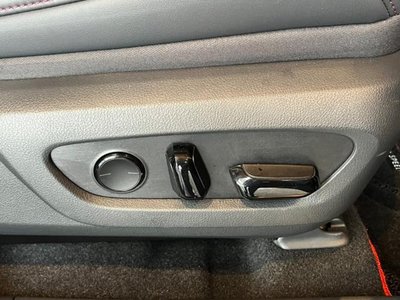 صورة مصغرة 49 لـ 2025 Lexus RX