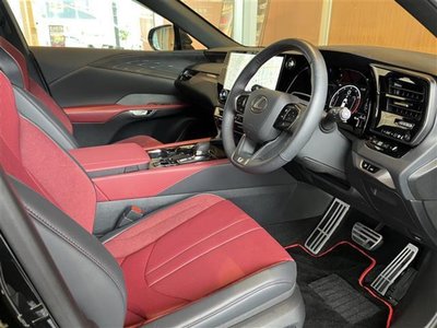 صورة 7 لـ 2025 Lexus RX