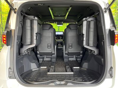 2025 Toyota ALPHARD photo 10