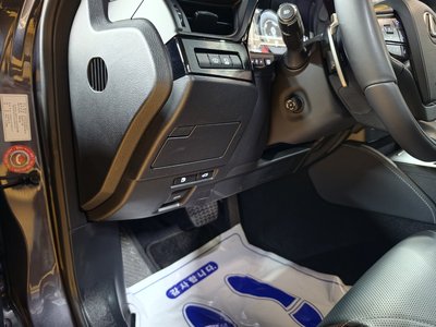 صورة مصغرة 18 لـ 2025 Lexus ES