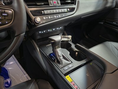 2025 LEXUS ES 照片 9