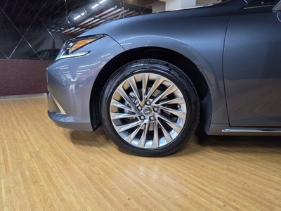 2025 LEXUS ES 照片 6