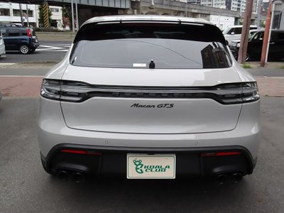 PORSCHE MACAN - 5