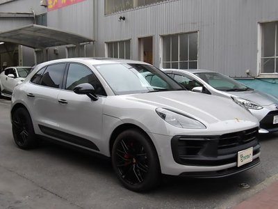 PORSCHE MACAN - 3
