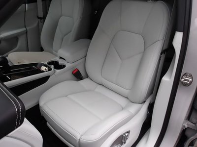 PORSCHE MACAN - 9
