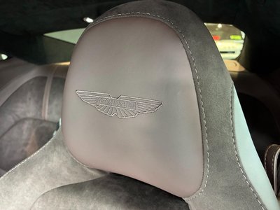 2025 Aston Martin DB12 照片 16