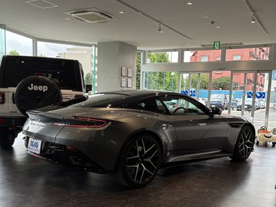 2025 Aston Martin DB12 照片 9