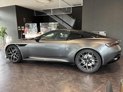 2025 Aston Martin DB12 照片 8