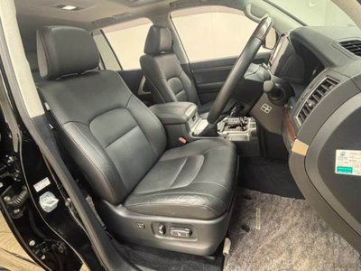 صورة 10 لـ 2016 Toyota LAND CRUISER 200