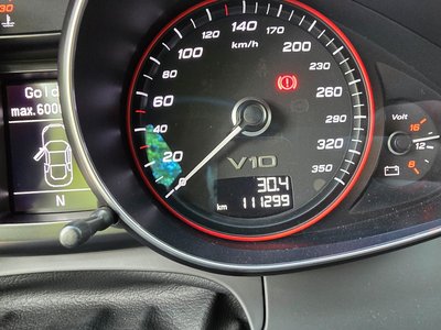 AUDI R8 - 8