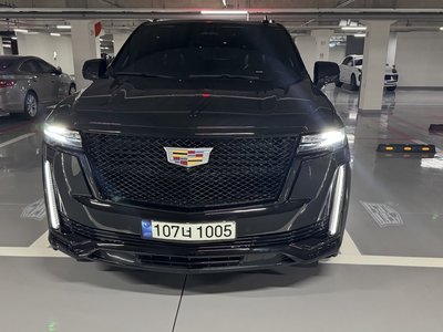 CADILLAC ESCALADE - 1