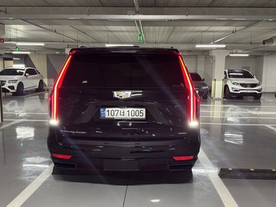 CADILLAC ESCALADE - 2