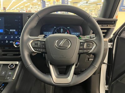 2025 Lexus GX — миниатюра 68