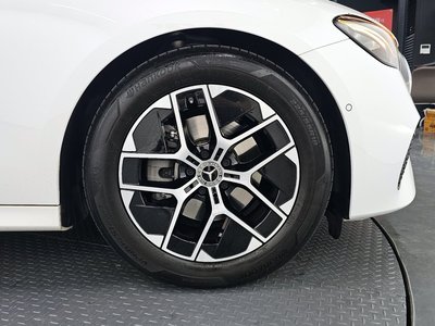 MERCEDES-BENZ E-CLASS - 8