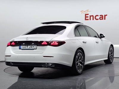 MERCEDES-BENZ E-CLASS - 4