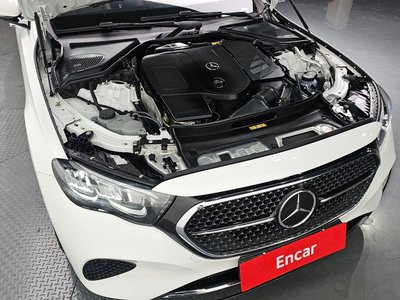 MERCEDES-BENZ E-CLASS - 7
