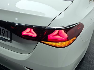 MERCEDES-BENZ E-CLASS - 10