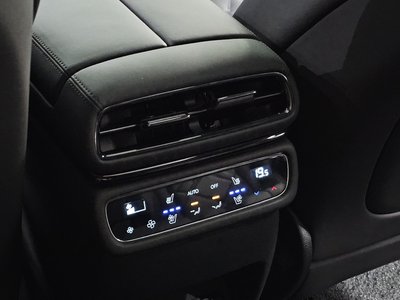 2025 Genesis GV80 COUPE thumbnail 32
