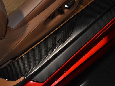 2017 Lexus LC — миниатюра 24