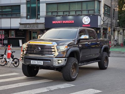TOYOTA TUNDRA