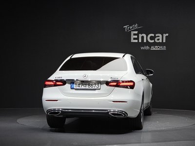 MERCEDES-BENZ E-CLASS - 3